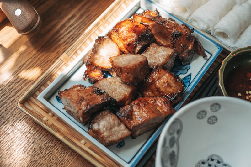 Garlic bread sticks with marinara dipping sauce